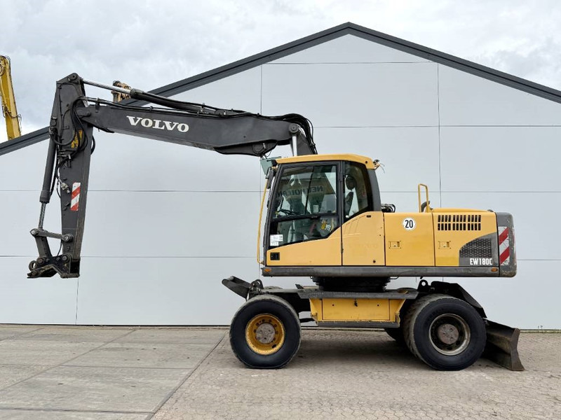 Volvo EW180C - Dutch Machine / Triple Boom - Τροχοφόρος εκσκαφέας: φωτογραφία 1 Volvo EW180C - Dutch Machine / Triple Boom - Τροχοφόρος εκσκαφέας: φωτογραφία 1