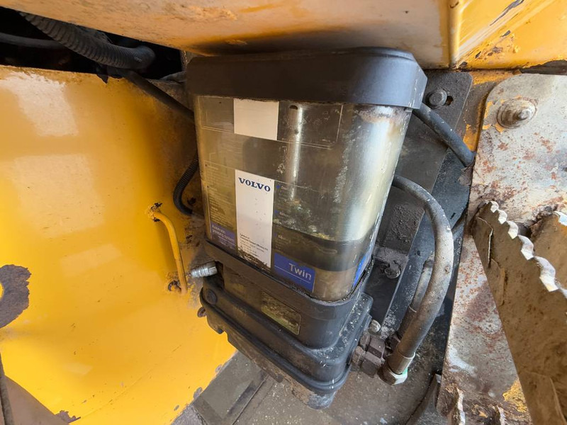 Ελαστιχοφόρος φορτωτής Volvo L120G - 3rd Function / Quick Coupler / Auto Lube: φωτογραφία 19