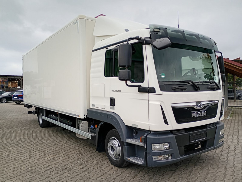 MAN 12.250 Koffer 4X2 Euro6 LBW AHK (35) - Φορτηγό κόφα: φωτογραφία 2 MAN 12.250 Koffer 4X2 Euro6 LBW AHK (35) - Φορτηγό κόφα: φωτογραφία 2