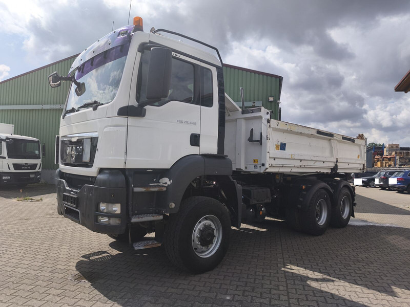 MAN MAN TGS 26.440 Kipper 6x6 Bordmatik Rollplane AHK Euro 5 - Φορτηγό ανατρεπόμενο: φωτογραφία 3 MAN MAN TGS 26.440 Kipper 6x6 Bordmatik Rollplane AHK Euro 5 - Φορτηγό ανατρεπόμενο: φωτογραφία 3