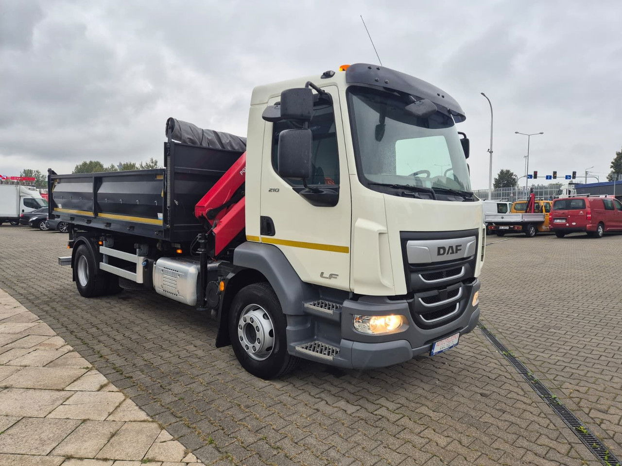 DAF LF 210 HDS HMF / Kipper / Like NEW - Φορτηγό ανατρεπόμενο, Φορτηγό με γερανό: φωτογραφία 4 DAF LF 210 HDS HMF / Kipper / Like NEW - Φορτηγό ανατρεπόμενο, Φορτηγό με γερανό: φωτογραφία 4