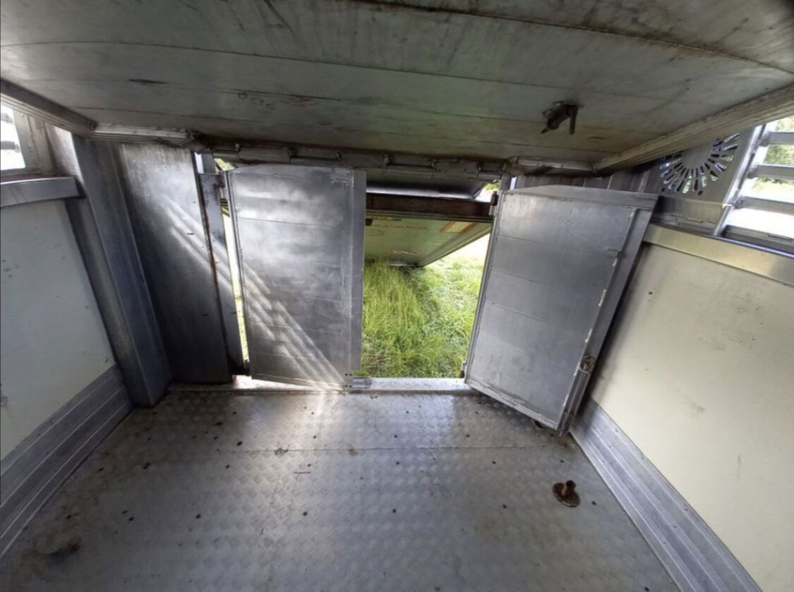 Επικαθήμενο μεταφορά ζώων Gray and Adams Gadd3 / Works Great / Hydraulic / 2 Levels: φωτογραφία 17 Επικαθήμενο μεταφορά ζώων Gray and Adams Gadd3 / Works Great / Hydraulic / 2 Levels: φωτογραφία 17