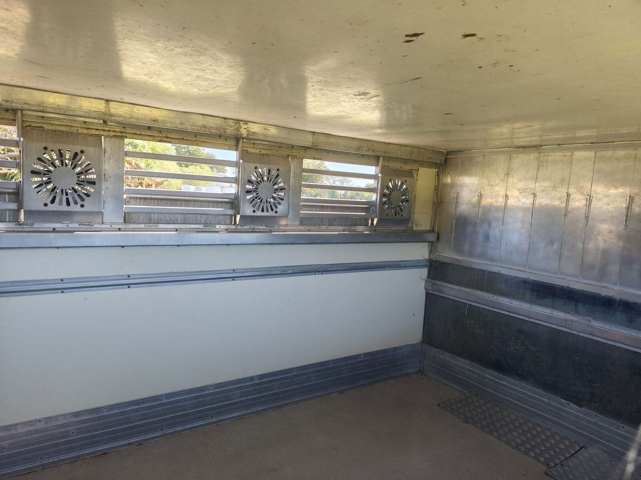 Επικαθήμενο μεταφορά ζώων Gray and Adams Gadd3 / Works Great / Hydraulic / 2 Levels: φωτογραφία 28 Επικαθήμενο μεταφορά ζώων Gray and Adams Gadd3 / Works Great / Hydraulic / 2 Levels: φωτογραφία 28