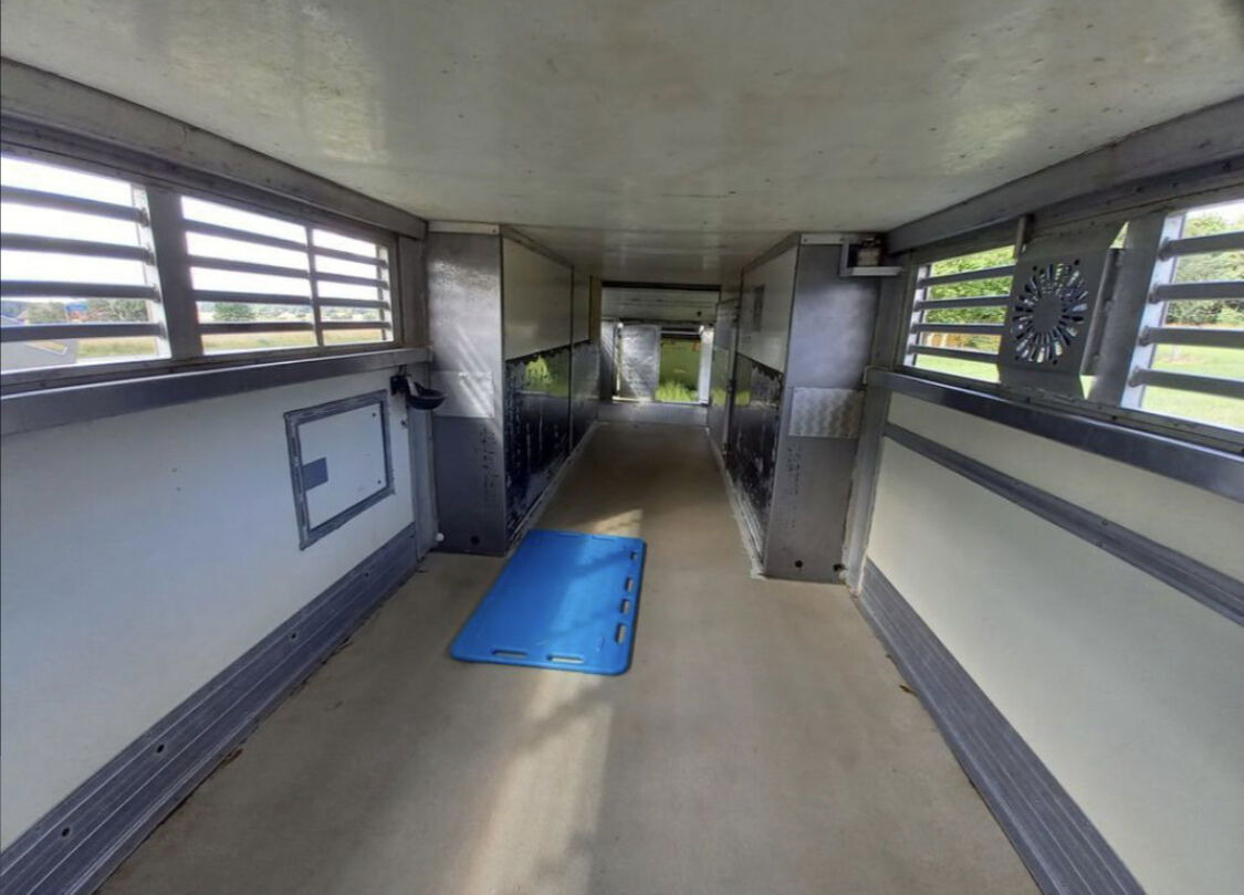 Επικαθήμενο μεταφορά ζώων Gray and Adams Gadd3 / Works Great / Hydraulic / 2 Levels: φωτογραφία 16 Επικαθήμενο μεταφορά ζώων Gray and Adams Gadd3 / Works Great / Hydraulic / 2 Levels: φωτογραφία 16