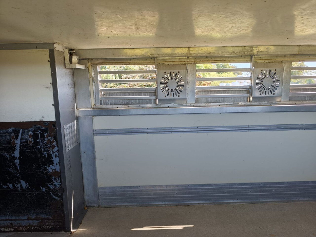 Επικαθήμενο μεταφορά ζώων Gray and Adams Gadd3 / Works Great / Hydraulic / 2 Levels: φωτογραφία 29 Επικαθήμενο μεταφορά ζώων Gray and Adams Gadd3 / Works Great / Hydraulic / 2 Levels: φωτογραφία 29