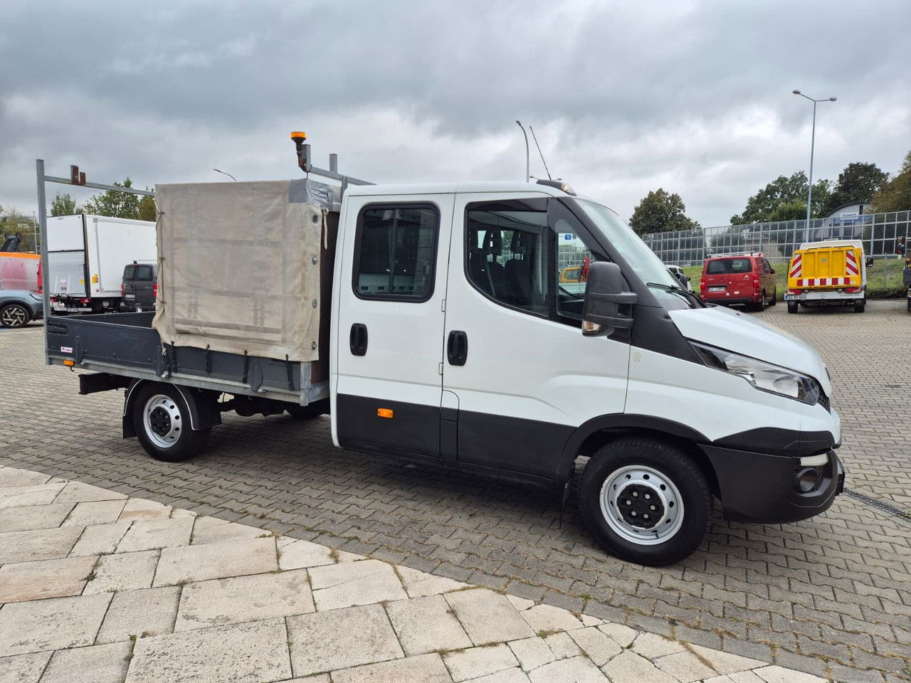 Iveco Daily 35 35S15 / Doka / 1 Owner / LOW KM / 7 Seats - Μικρό φορτηγό με καρότσα: φωτογραφία 5 Iveco Daily 35 35S15 / Doka / 1 Owner / LOW KM / 7 Seats - Μικρό φορτηγό με καρότσα: φωτογραφία 5