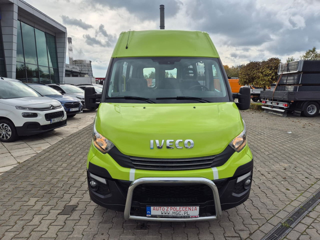 Iveco Daily 35S12 Hi-Matic / 10 Seats / Super Condition - Μικρό λεωφορείο, Επιβατικό βαν: φωτογραφία 4 Iveco Daily 35S12 Hi-Matic / 10 Seats / Super Condition - Μικρό λεωφορείο, Επιβατικό βαν: φωτογραφία 4