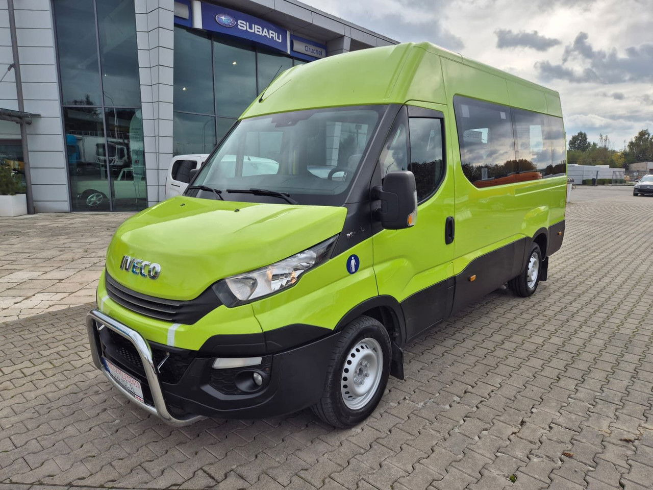 Iveco Daily 35S12 Hi-Matic / 10 Seats / Super Condition - Μικρό λεωφορείο, Επιβατικό βαν: φωτογραφία 2 Iveco Daily 35S12 Hi-Matic / 10 Seats / Super Condition - Μικρό λεωφορείο, Επιβατικό βαν: φωτογραφία 2