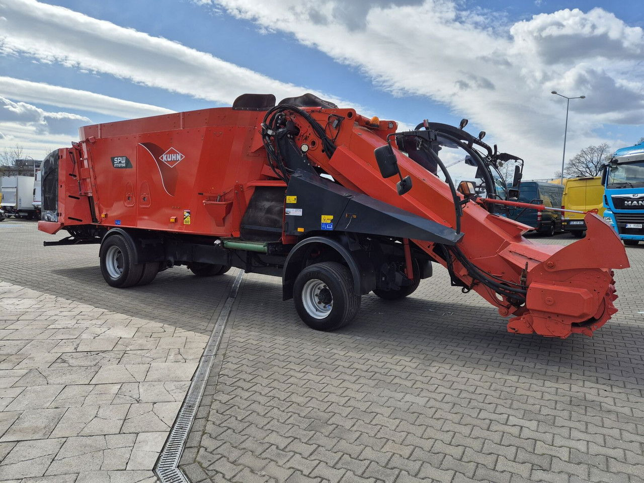 Kuhn SPW 22 Intense /feed wagon/ 1 Owner / NEW Service SPW 22 Intense /feed wago - Ενσιροδιανομέας: φωτογραφία 1 Kuhn SPW 22 Intense /feed wagon/ 1 Owner / NEW Service SPW 22 Intense /feed wago - Ενσιροδιανομέας: φωτογραφία 1