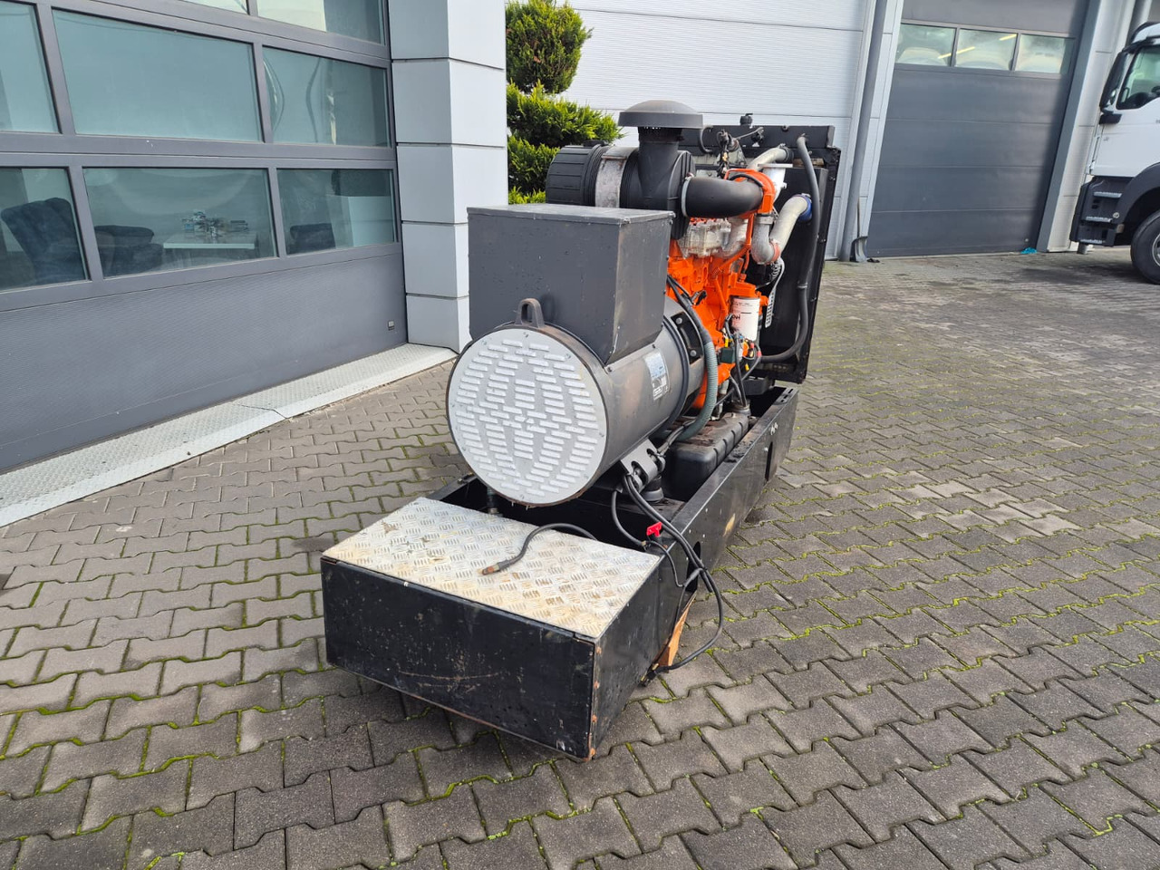 MECALAC ECP34 2S4 - Iveco Engine,126kVA,New oils, filters, Mecc Alte ECP34 2S4 - Iveco Engine,126kVA,New oils, filters, Like New - Βιομηχανική γεννήτρια: φωτογραφία 5 MECALAC ECP34 2S4 - Iveco Engine,126kVA,New oils, filters, Mecc Alte ECP34 2S4 - Iveco Engine,126kVA,New oils, filters, Like New - Βιομηχανική γεννήτρια: φωτογραφία 5