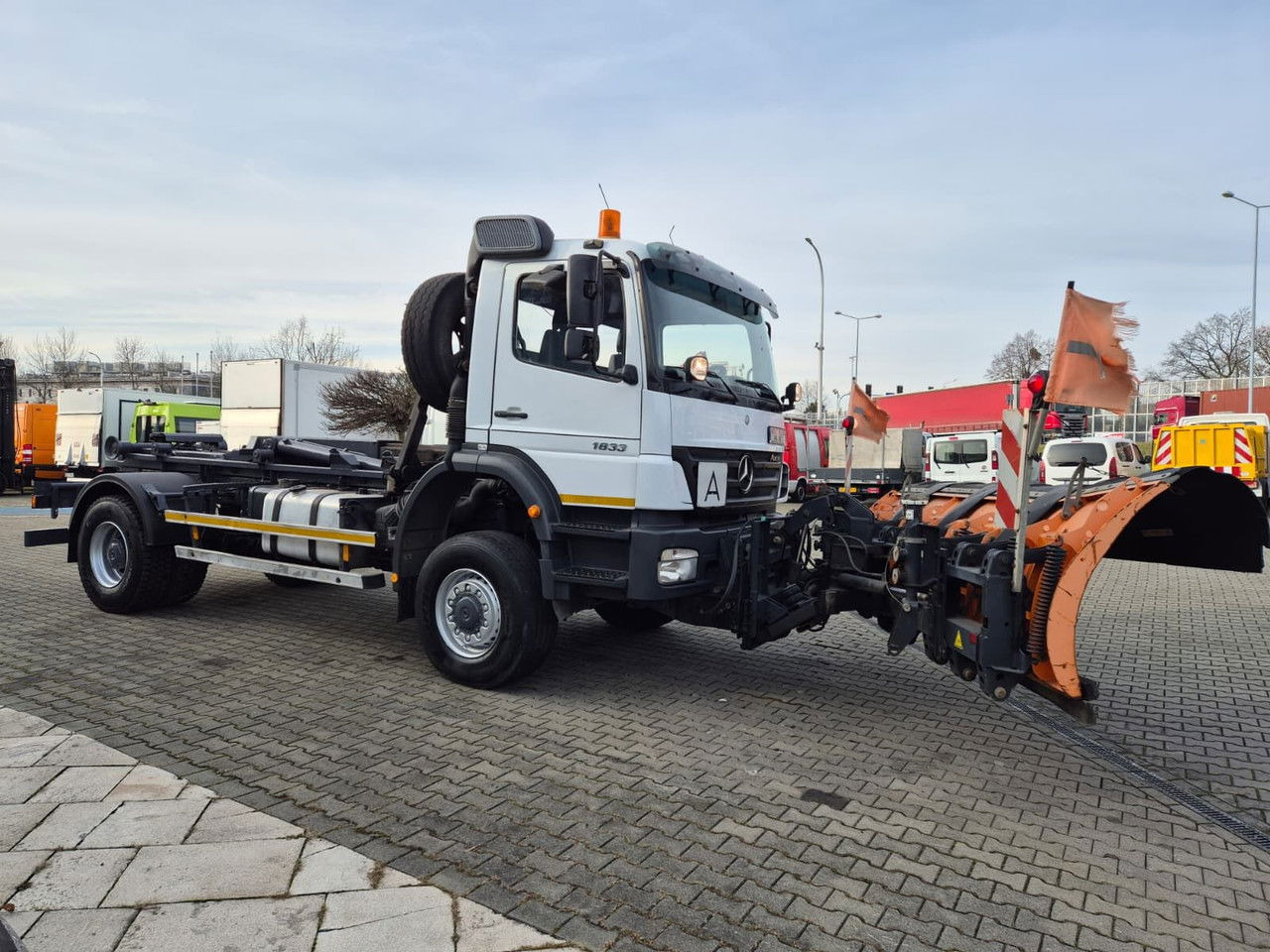 Mercedes-Benz Axor 1833 4X4 / Serviced / Schmidt Plow - Φορτηγό φόρτωσης γάντζου: φωτογραφία 5 Mercedes-Benz Axor 1833 4X4 / Serviced / Schmidt Plow - Φορτηγό φόρτωσης γάντζου: φωτογραφία 5
