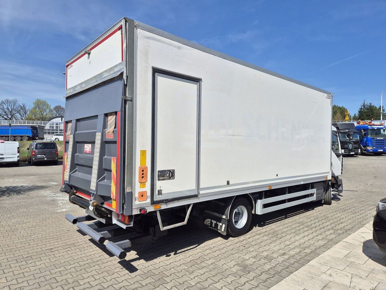 Renault D Gama 12.220 / LOW KM / Euro6 - Φορτηγό κόφα: φωτογραφία 5 Renault D Gama 12.220 / LOW KM / Euro6 - Φορτηγό κόφα: φωτογραφία 5