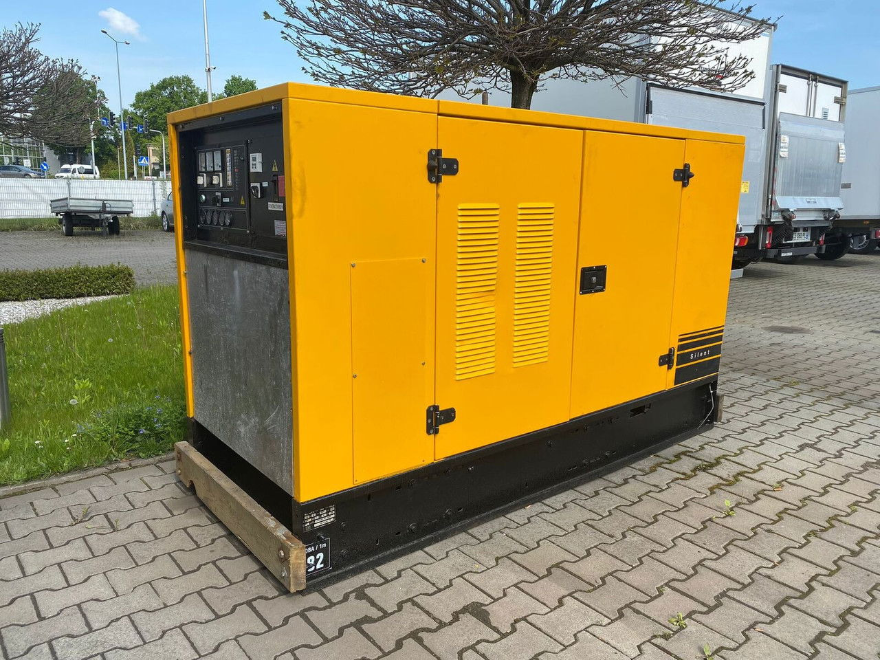 SDMO NS 60 W M, Silent generator 60kVA, 48KW NS 60 W M, Silent generator 60kVA, 48KW - Βιομηχανική γεννήτρια: φωτογραφία 1 SDMO NS 60 W M, Silent generator 60kVA, 48KW NS 60 W M, Silent generator 60kVA, 48KW - Βιομηχανική γεννήτρια: φωτογραφία 1