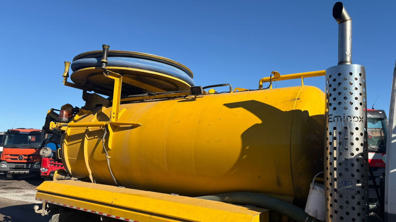 DAF AE55 4x2 vacuum + pressure truck - 8000 liters - Όχημα εκκένωσης βόθρων: φωτογραφία 4 DAF AE55 4x2 vacuum + pressure truck - 8000 liters - Όχημα εκκένωσης βόθρων: φωτογραφία 4