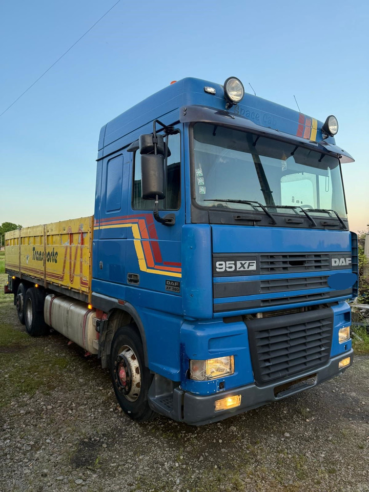 DAF XF 95.380 6X2 stake body - Άλλα μηχανήματα: φωτογραφία 2 DAF XF 95.380 6X2 stake body - Άλλα μηχανήματα: φωτογραφία 2