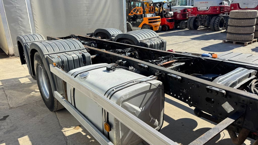 MAN TGA 26.460 6X2 chassis - lifitng axle - Φορτηγό σασί: φωτογραφία 4 MAN TGA 26.460 6X2 chassis - lifitng axle - Φορτηγό σασί: φωτογραφία 4