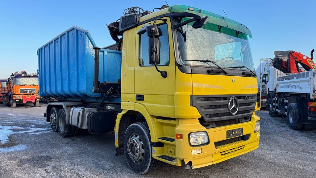 Mercedes-Benz Actros 2546 6x2 abroll tipper - crane LIV - scissors - retarder - lifting axle - Φορτηγό μεταφοράς εμπορευματοκιβωτίων/ Κινητό αμάξωμα: φωτογραφία 4 Mercedes-Benz Actros 2546 6x2 abroll tipper - crane LIV - scissors - retarder - lifting axle - Φορτηγό μεταφοράς εμπορευματοκιβωτίων/ Κινητό αμάξωμα: φωτογραφία 4