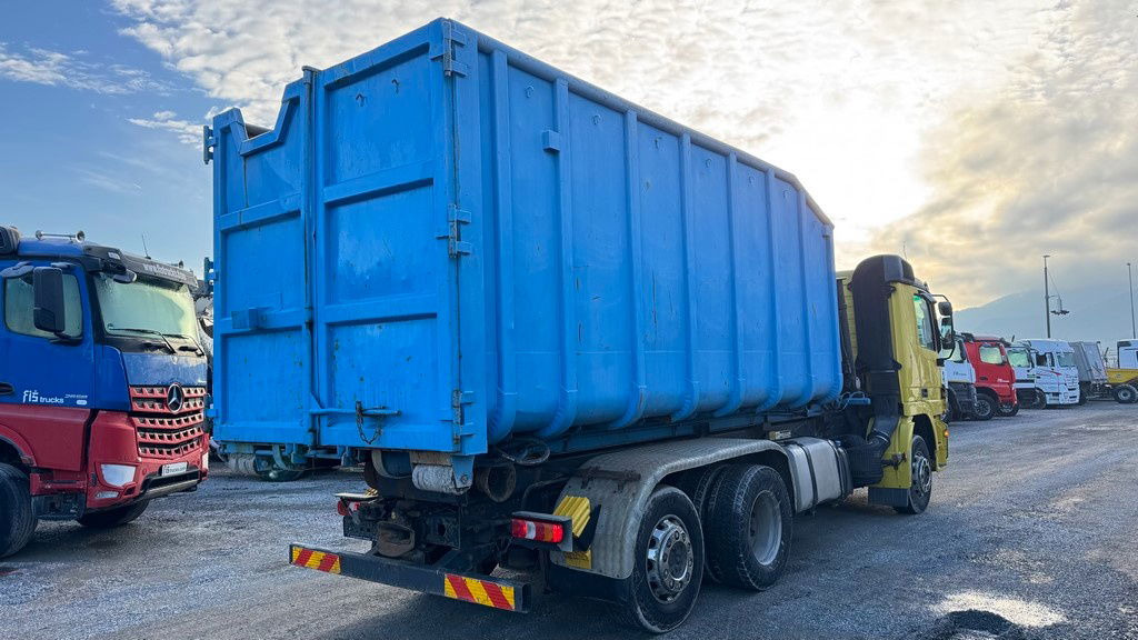 Mercedes-Benz Actros 2546 6x2 abroll tipper - crane LIV - scissors - retarder - lifting axle - Φορτηγό μεταφοράς εμπορευματοκιβωτίων/ Κινητό αμάξωμα: φωτογραφία 5 Mercedes-Benz Actros 2546 6x2 abroll tipper - crane LIV - scissors - retarder - lifting axle - Φορτηγό μεταφοράς εμπορευματοκιβωτίων/ Κινητό αμάξωμα: φωτογραφία 5
