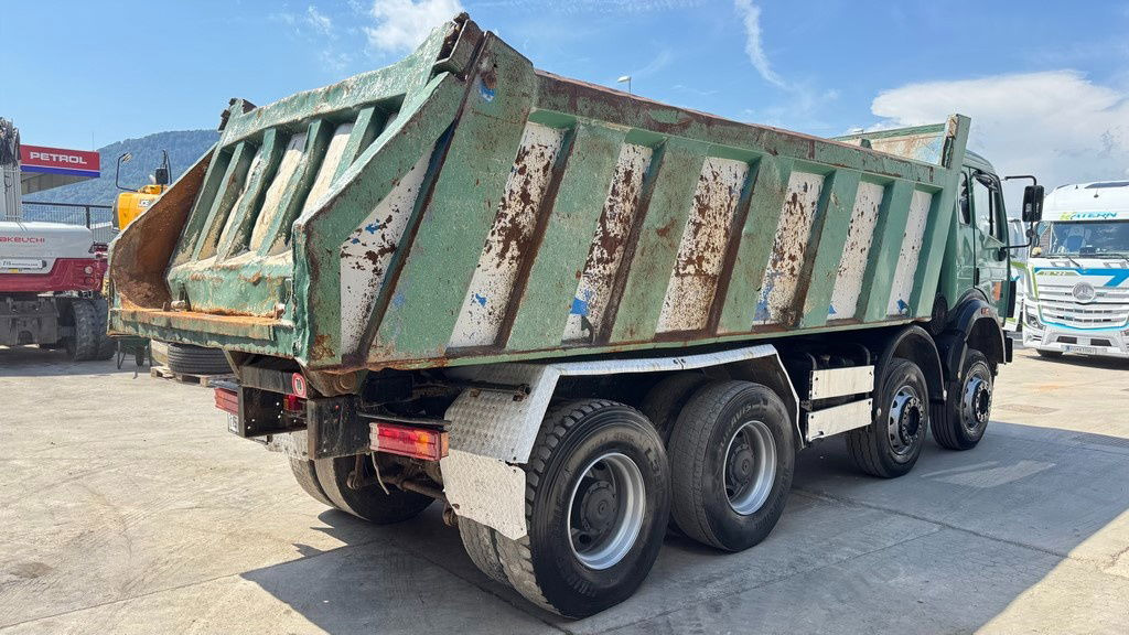 Mercedes-Benz SK 3235 8X4 tipper - V8 - Φορτηγό ανατρεπόμενο: φωτογραφία 4 Mercedes-Benz SK 3235 8X4 tipper - V8 - Φορτηγό ανατρεπόμενο: φωτογραφία 4