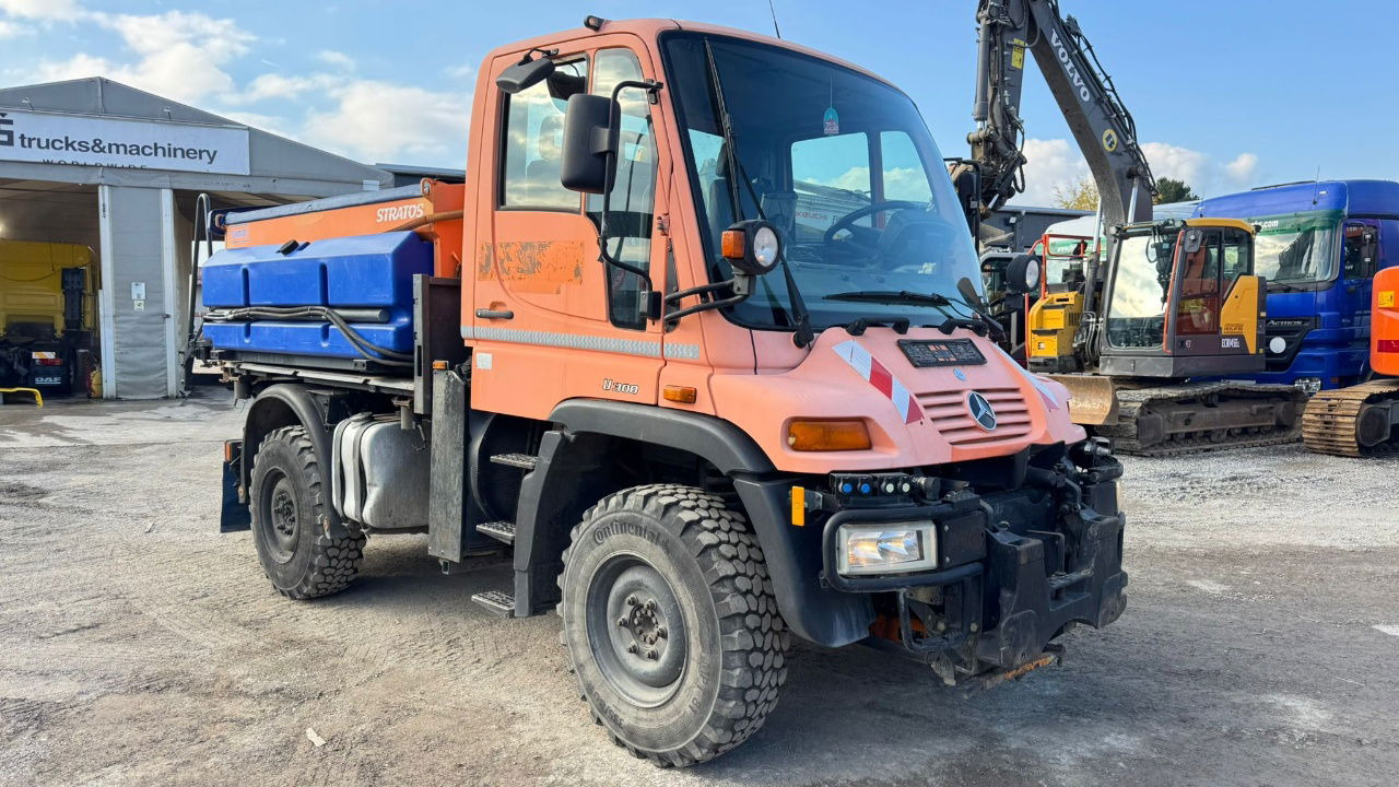 Mercedes-Benz Unimog U300 4x4 - Schmidt salt spreader 3m3 - Φορτηγό: φωτογραφία 2 Mercedes-Benz Unimog U300 4x4 - Schmidt salt spreader 3m3 - Φορτηγό: φωτογραφία 2