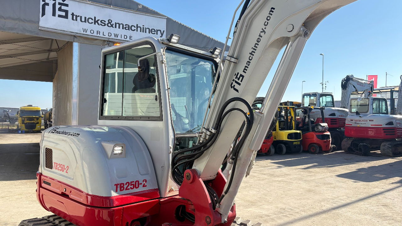 Takeuchi TB250-2 - 2021 Year - 1825 Hours - Powertilt -3X Buckets - Μίνι εκσκαφέας: φωτογραφία 5 Takeuchi TB250-2 - 2021 Year - 1825 Hours - Powertilt -3X Buckets - Μίνι εκσκαφέας: φωτογραφία 5