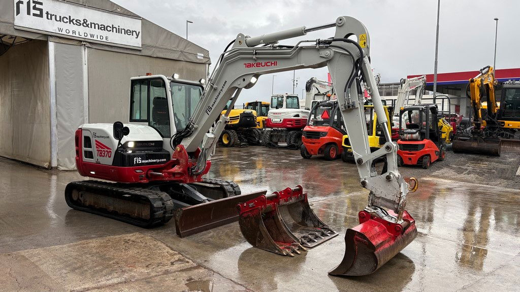 Takeuchi TB370 - Powertilt - 3X Buckets - 2021 Year - 3025 Working Hours - Μίνι εκσκαφέας: φωτογραφία 5 Takeuchi TB370 - Powertilt - 3X Buckets - 2021 Year - 3025 Working Hours - Μίνι εκσκαφέας: φωτογραφία 5