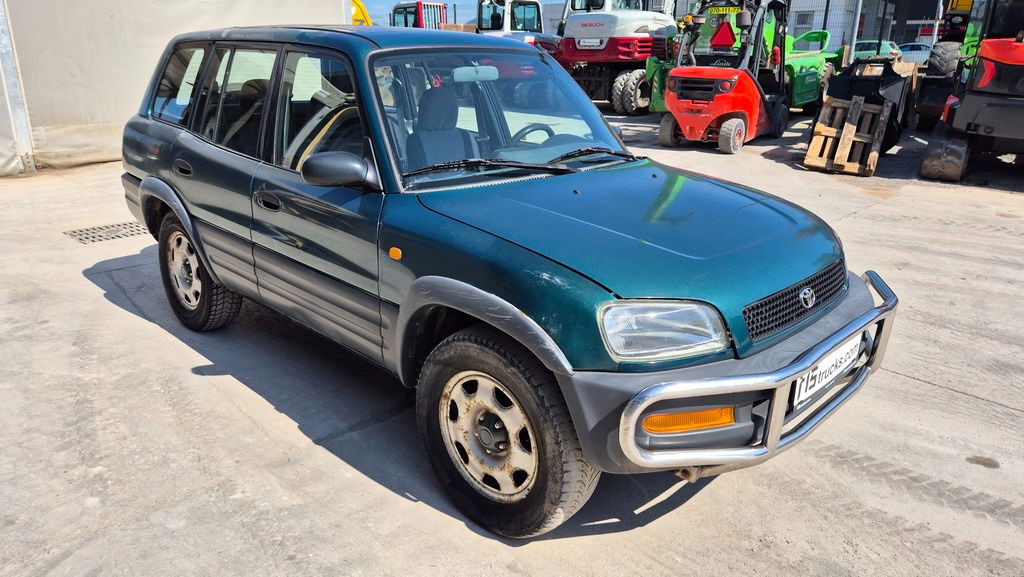 Toyota RAV4 2.0 - Petrol - Automatic - SUV: φωτογραφία 4 Toyota RAV4 2.0 - Petrol - Automatic - SUV: φωτογραφία 4