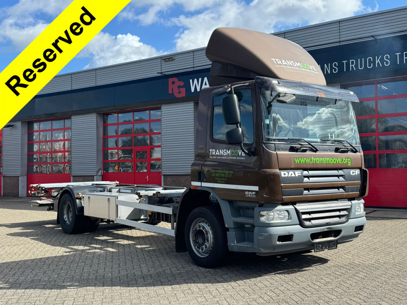 DAF CF65 220 - Φορτηγό μεταφοράς εμπορευματοκιβωτίων/ Κινητό αμάξωμα: φωτογραφία 1 DAF CF65 220 - Φορτηγό μεταφοράς εμπορευματοκιβωτίων/ Κινητό αμάξωμα: φωτογραφία 1