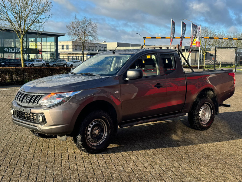 Mitsubishi L200 4*4 airco - Ημιφορτηγό: φωτογραφία 2 Mitsubishi L200 4*4 airco - Ημιφορτηγό: φωτογραφία 2