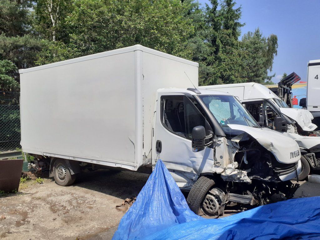 Iveco Daily 35S16 mit LBW DAMAGED - Επαγγελματικό αυτοκίνητο κόφα: φωτογραφία 2 Iveco Daily 35S16 mit LBW DAMAGED - Επαγγελματικό αυτοκίνητο κόφα: φωτογραφία 2
