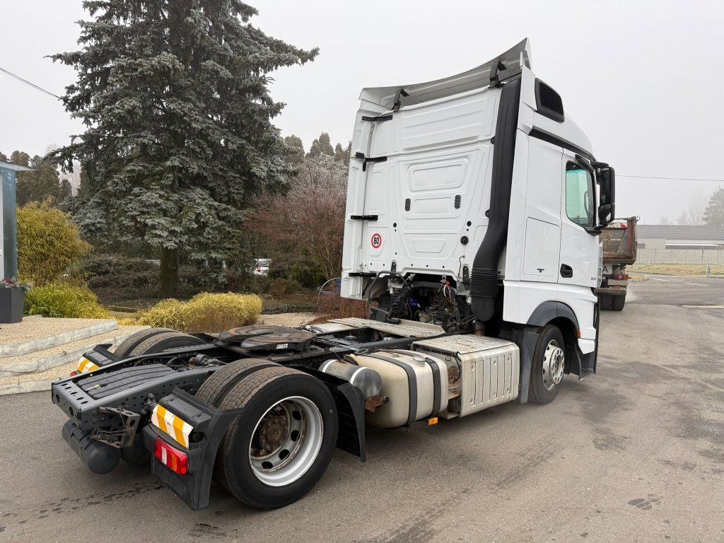 Mercedes-Benz 1845 Actros EURO 6 MEGA/lowdeck NOT DRIVEABLE - Τράκτορας: φωτογραφία 4 Mercedes-Benz 1845 Actros EURO 6 MEGA/lowdeck NOT DRIVEABLE - Τράκτορας: φωτογραφία 4
