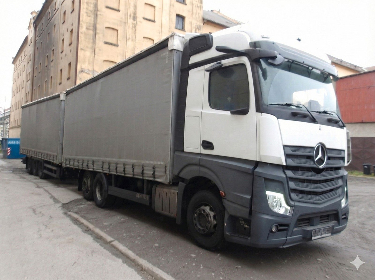 Mercedes-Benz 2548 Actros 6x2 EURO 6 + Schmitz - Φορτηγό μουσαμάς: φωτογραφία 2 Mercedes-Benz 2548 Actros 6x2 EURO 6 + Schmitz - Φορτηγό μουσαμάς: φωτογραφία 2