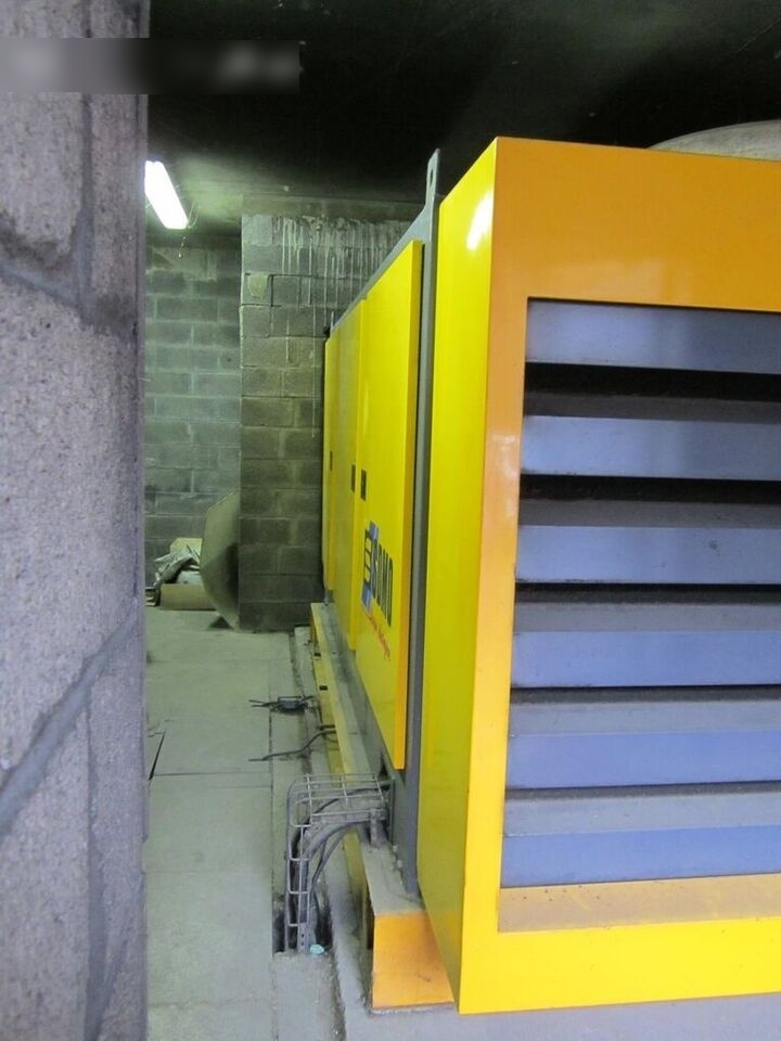 SDMO 330 kVa Cummins NT855-G6 - Βιομηχανική γεννήτρια: φωτογραφία 1 SDMO 330 kVa Cummins NT855-G6 - Βιομηχανική γεννήτρια: φωτογραφία 1