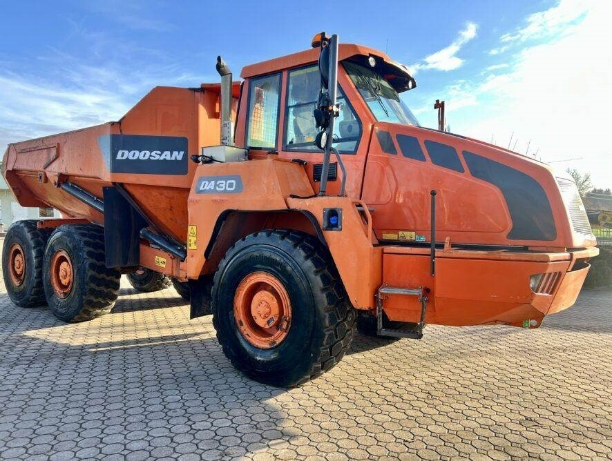 Doosan DA30 - Αρθρωτό φορτηγό: φωτογραφία 4 Doosan DA30 - Αρθρωτό φορτηγό: φωτογραφία 4