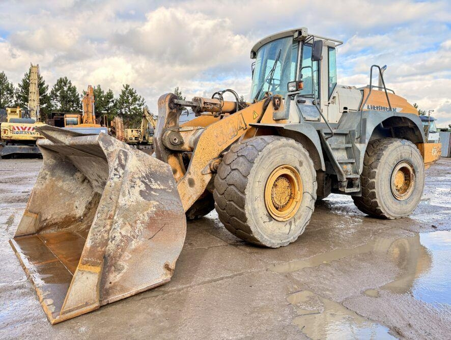 Liebherr L564 - Ελαστιχοφόρος φορτωτής: φωτογραφία 3 Liebherr L564 - Ελαστιχοφόρος φορτωτής: φωτογραφία 3