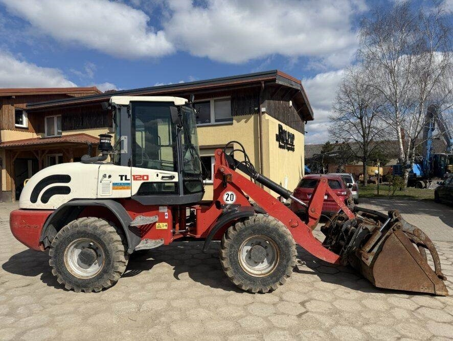 Terex TL120 - Ελαστιχοφόρος φορτωτής: φωτογραφία 5 Terex TL120 - Ελαστιχοφόρος φορτωτής: φωτογραφία 5