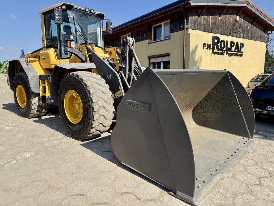 Volvo L120F - Ελαστιχοφόρος φορτωτής: φωτογραφία 1 Volvo L120F - Ελαστιχοφόρος φορτωτής: φωτογραφία 1