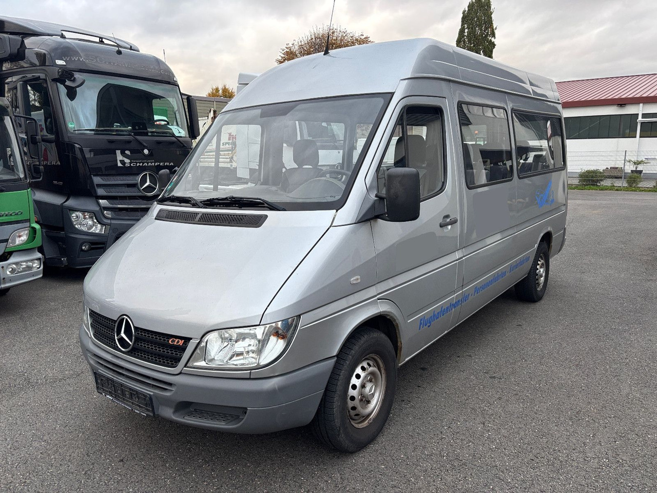Mercedes-Benz 211 CDI 9 Sitze - Επιβατικό βαν: φωτογραφία 2 Mercedes-Benz 211 CDI 9 Sitze - Επιβατικό βαν: φωτογραφία 2