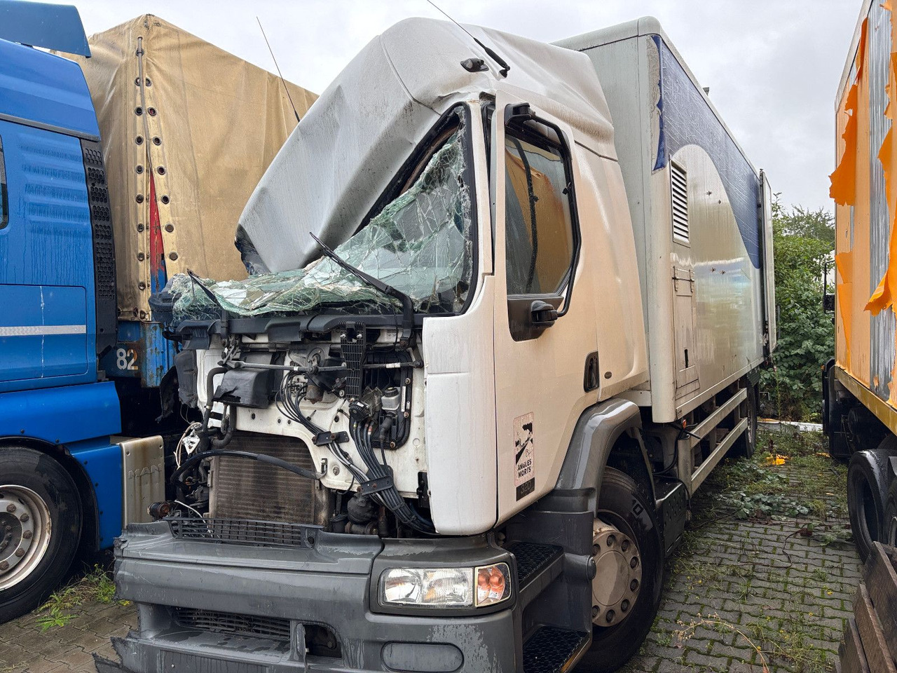 Renault 320*18 - Φορτηγό ψυγείο: φωτογραφία 1 Renault 320*18 - Φορτηγό ψυγείο: φωτογραφία 1
