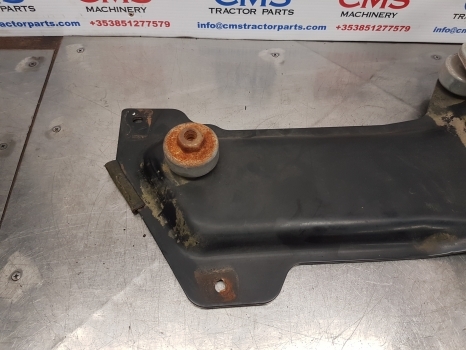 Claas Arion 640, 500, 600 Catalyst Filter Support 0011470820, 0011470480 - Σύστημα εξάτμισης για Τρακτέρ: φωτογραφία 4 Claas Arion 640, 500, 600 Catalyst Filter Support 0011470820, 0011470480 - Σύστημα εξάτμισης για Τρακτέρ: φωτογραφία 4