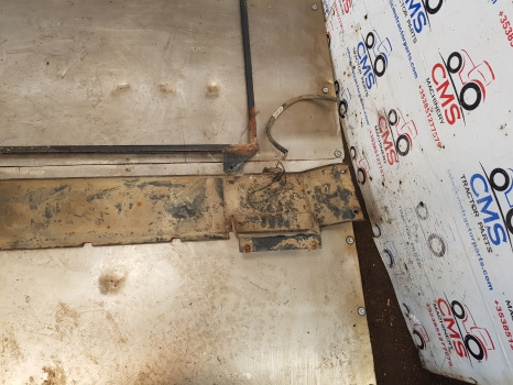 Ford 6610, 10, 30 Tw Ser Super Q Cab, Roof Frame Support 83955878, 83955877 - Αμάξωμα και εξωτερικό: φωτογραφία 3 Ford 6610, 10, 30 Tw Ser Super Q Cab, Roof Frame Support 83955878, 83955877 - Αμάξωμα και εξωτερικό: φωτογραφία 3