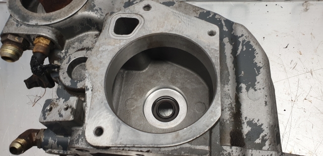 Ford New Holland Fiat 60, M Ser 8160, 8360 Hydraulic Pump Housing Kit 82013741 - Υδραυλική αντλία για Τρακτέρ: φωτογραφία 2 Ford New Holland Fiat 60, M Ser 8160, 8360 Hydraulic Pump Housing Kit 82013741 - Υδραυλική αντλία για Τρακτέρ: φωτογραφία 2