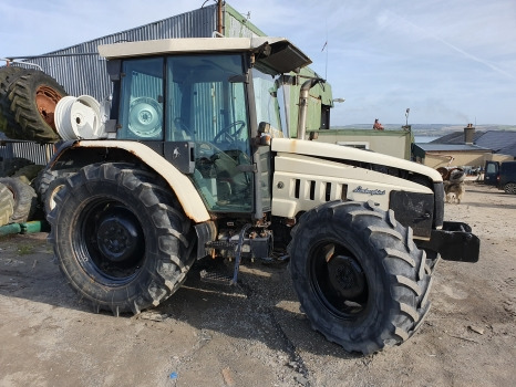 Lamborghini Premium 950 Engine, Cab, Transmission, Rear, Front Axle Parts Nut - Καμπίνα: φωτογραφία 1 Lamborghini Premium 950 Engine, Cab, Transmission, Rear, Front Axle Parts Nut - Καμπίνα: φωτογραφία 1