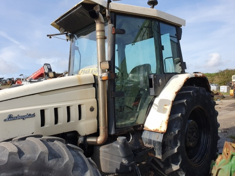 Lamborghini Premium 950 Engine, Cab, Transmission, Rear, Front Axle Parts Nut - Καμπίνα: φωτογραφία 4 Lamborghini Premium 950 Engine, Cab, Transmission, Rear, Front Axle Parts Nut - Καμπίνα: φωτογραφία 4
