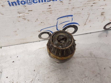 Landini Vision 80, 95, 105 Front Axle King Pin 3557985m1 - Ανάρτηση: φωτογραφία 2 Landini Vision 80, 95, 105 Front Axle King Pin 3557985m1 - Ανάρτηση: φωτογραφία 2