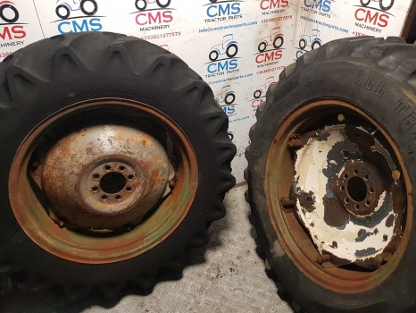 Massey Ferguson 135, 35 David Brown, Ford 2000, 3000 Wheel Pair 12.4-23 - Πλήρης τροχός για Γεωργικά μηχανήματα: φωτογραφία 4 Massey Ferguson 135, 35 David Brown, Ford 2000, 3000 Wheel Pair 12.4-23 - Πλήρης τροχός για Γεωργικά μηχανήματα: φωτογραφία 4