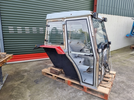 Massey Ferguson 375, 390, 398, 399, 365 Cab Complete No 47 3477585m91 - Καμπίνα: φωτογραφία 2 Massey Ferguson 375, 390, 398, 399, 365 Cab Complete No 47 3477585m91 - Καμπίνα: φωτογραφία 2