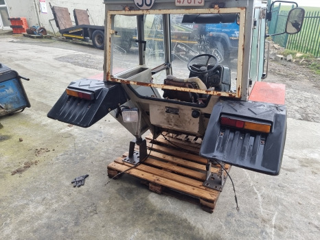 Massey Ferguson 399, 375, 390, 398, 365 4wd Hi Line Complete Cab Sold, Sold - Καμπίνα: φωτογραφία 5 Massey Ferguson 399, 375, 390, 398, 365 4wd Hi Line Complete Cab Sold, Sold - Καμπίνα: φωτογραφία 5