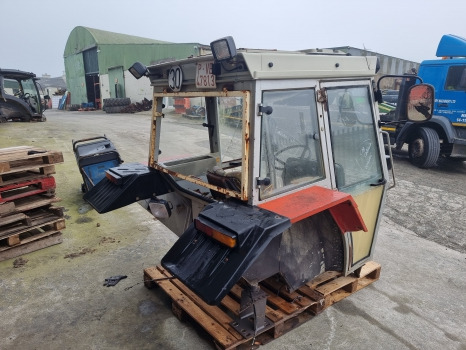 Massey Ferguson 399, 375, 390, 398, 365 4wd Hi Line Complete Cab Sold, Sold - Καμπίνα: φωτογραφία 4 Massey Ferguson 399, 375, 390, 398, 365 4wd Hi Line Complete Cab Sold, Sold - Καμπίνα: φωτογραφία 4