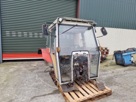 Massey Ferguson 399, 375, 390, 398, 365 4wd Hi Line Complete Cab Sold, Sold - Καμπίνα: φωτογραφία 1 Massey Ferguson 399, 375, 390, 398, 365 4wd Hi Line Complete Cab Sold, Sold - Καμπίνα: φωτογραφία 1